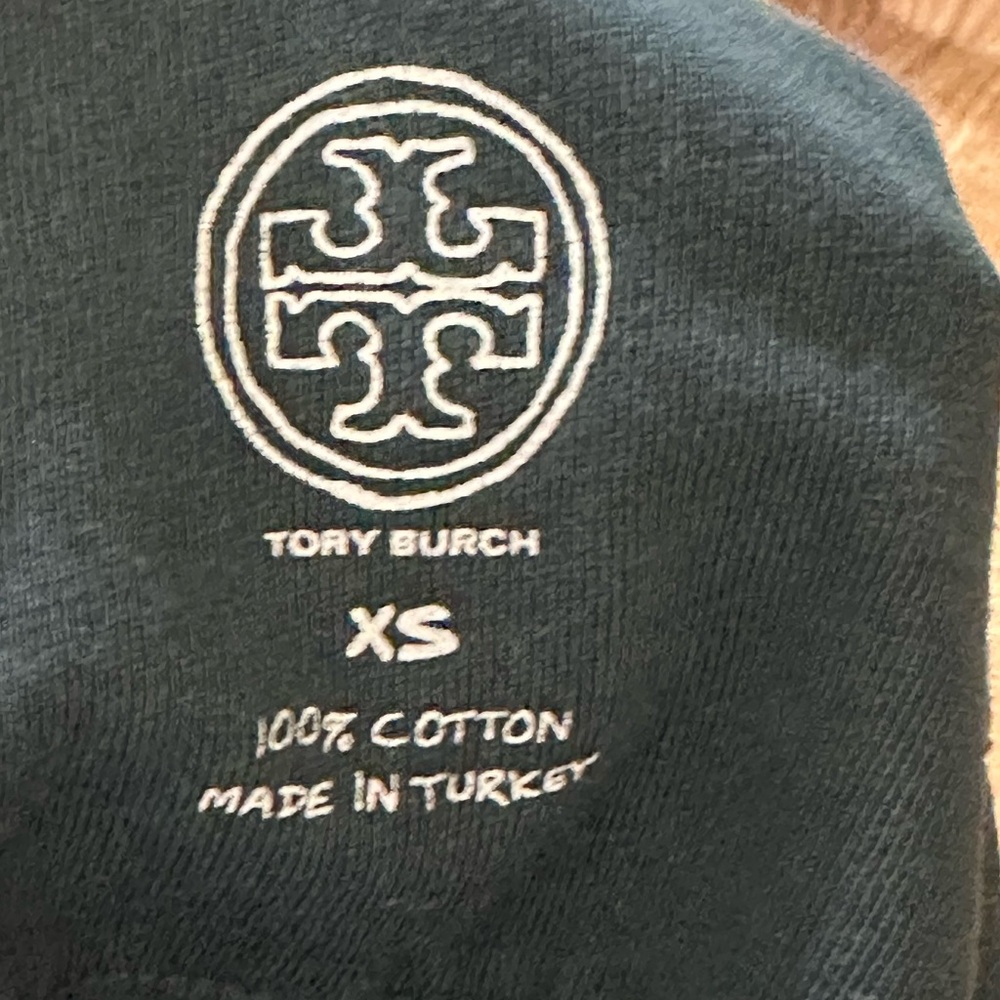 NWOT Tory Burch Apple T Shirt Green Size XS Quiet Luxury Classic New York City - Picture 8 of 9